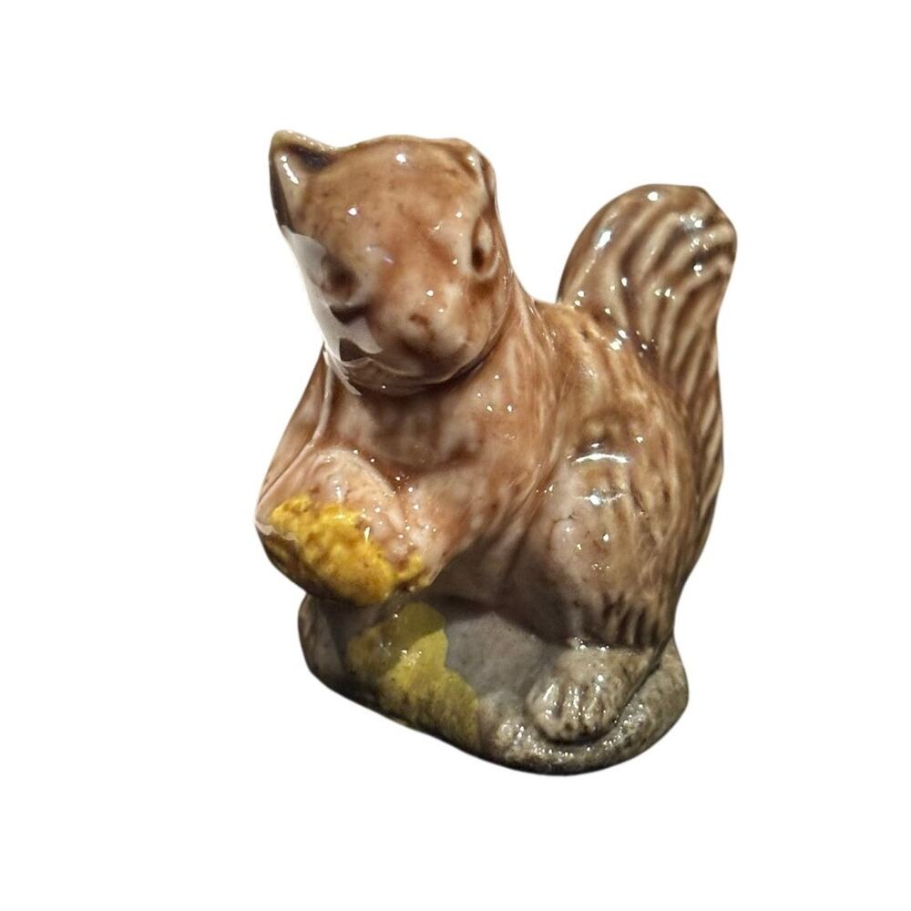 Vintage Wade Whimsies UK Series Squirrel With Nut Multicolor Paint Detailed
